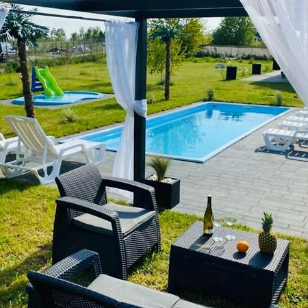 Domki Black Pearl Mielno Basen Sauna Jacuzzi Exterior foto